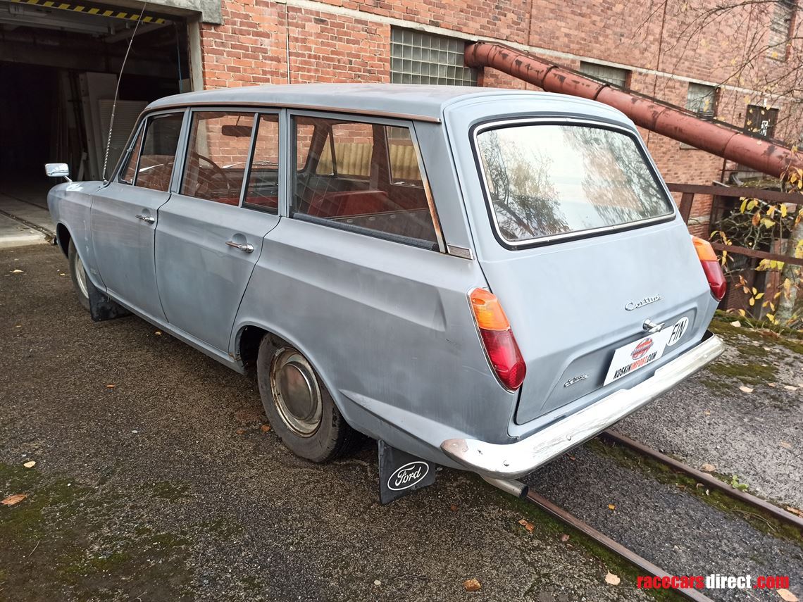 ford-cortina-estate-mk1-pre-airflow-deluxe