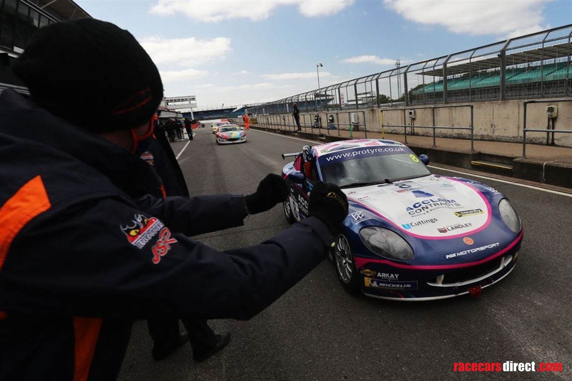 ginetta-2020-gt5-am-championship-winning-car