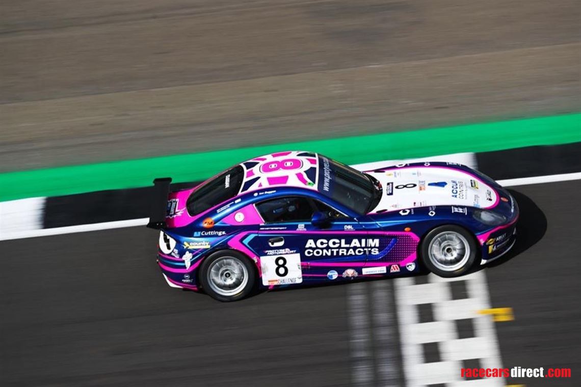 ginetta-2020-gt5-am-championship-winning-car