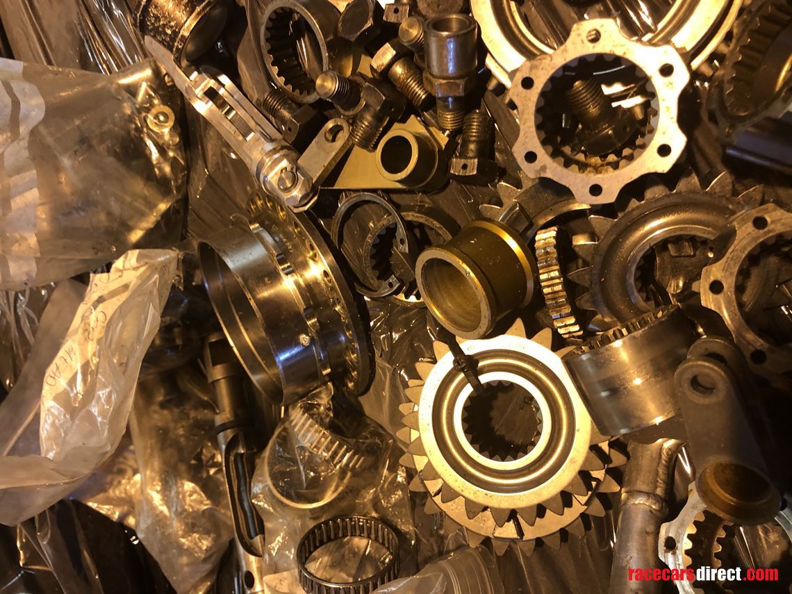 hewland-ftr-gearbox-internal-components