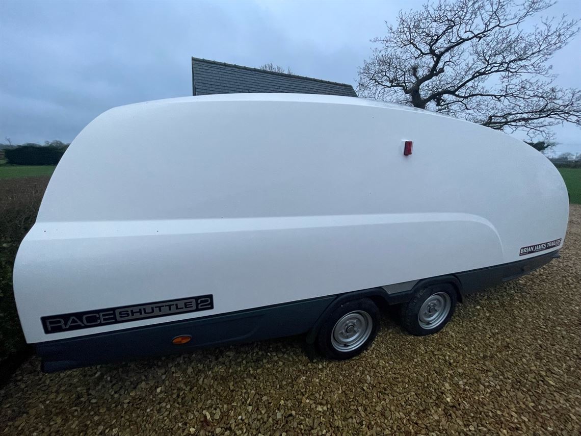 brian-james-trailer-race-shuttle-2-with-tilti
