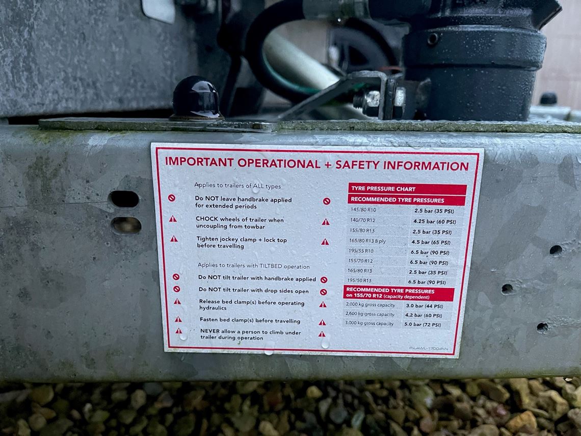 brian-james-trailer-race-shuttle-2-with-tilti