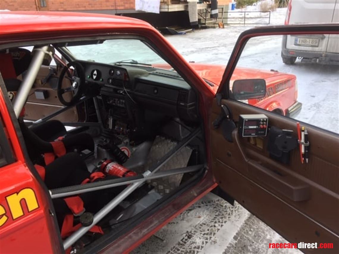 volvo-240-historic-rally-car