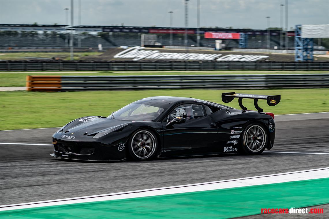 ferrari-458-challenge-2013