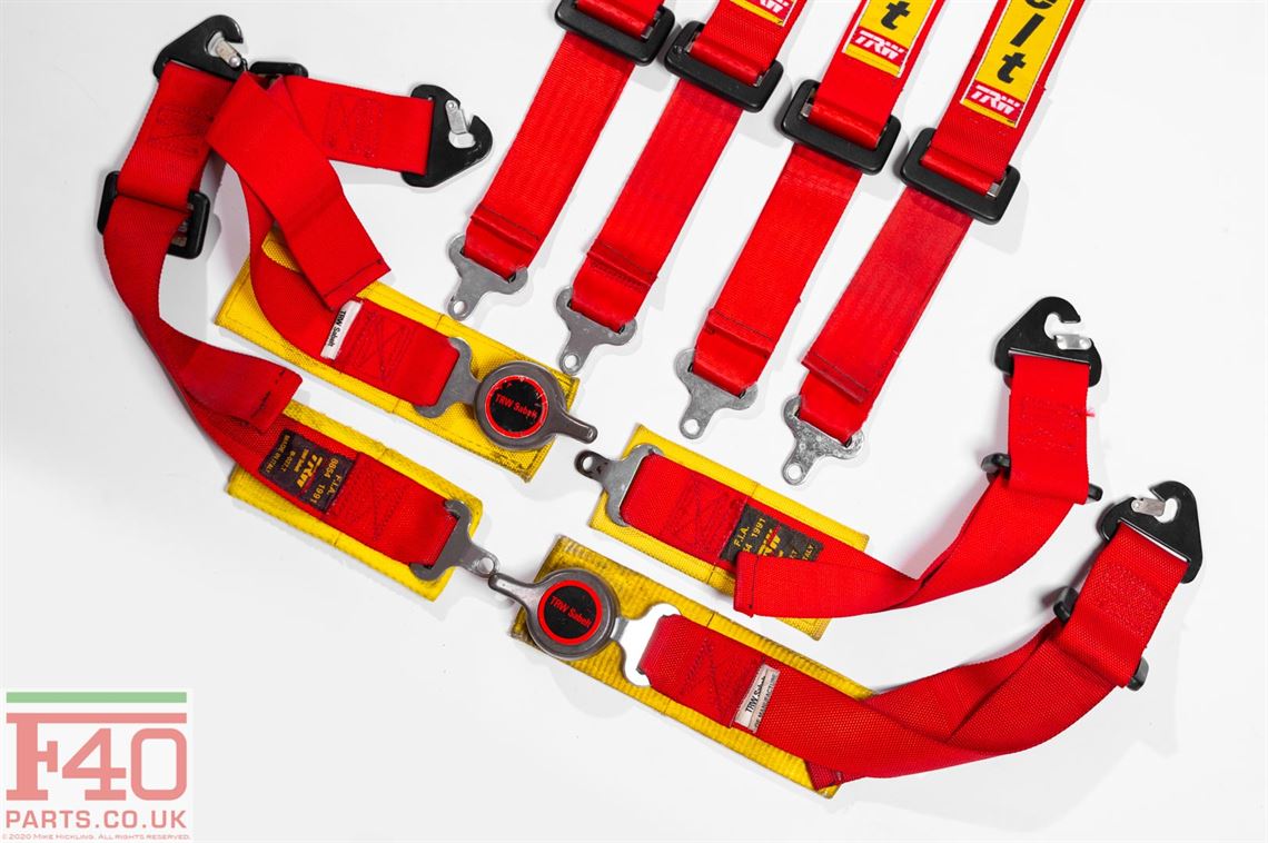 ferrari-f40lm-safety-belts-9495