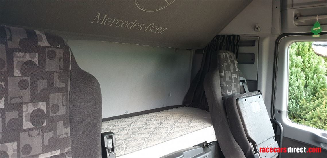 mercedes-actros-1848