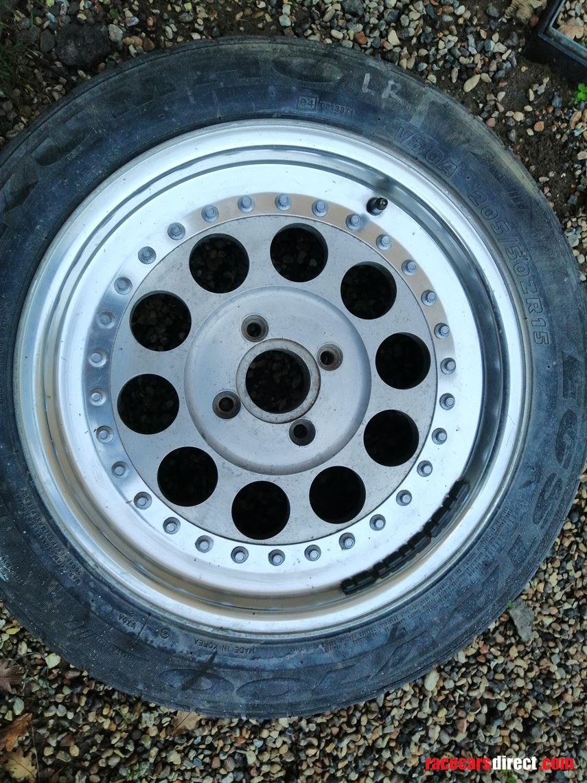 bmw-e30-racetrack-car