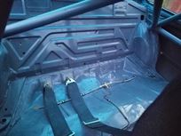 bmw-e30-racetrack-car