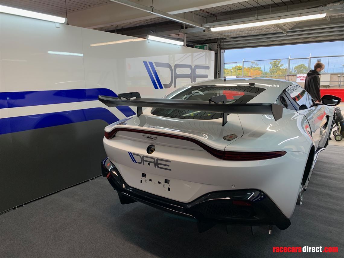 aston-martin-vantage-gt4-2020-specification