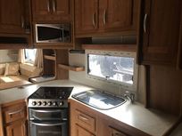 scania-race-transporter-living-quarters