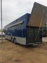 scania-race-transporter-living-quarters