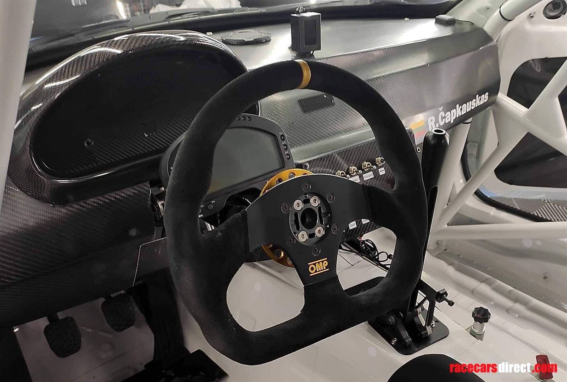 bmw-m3-gtr-ready-to-race