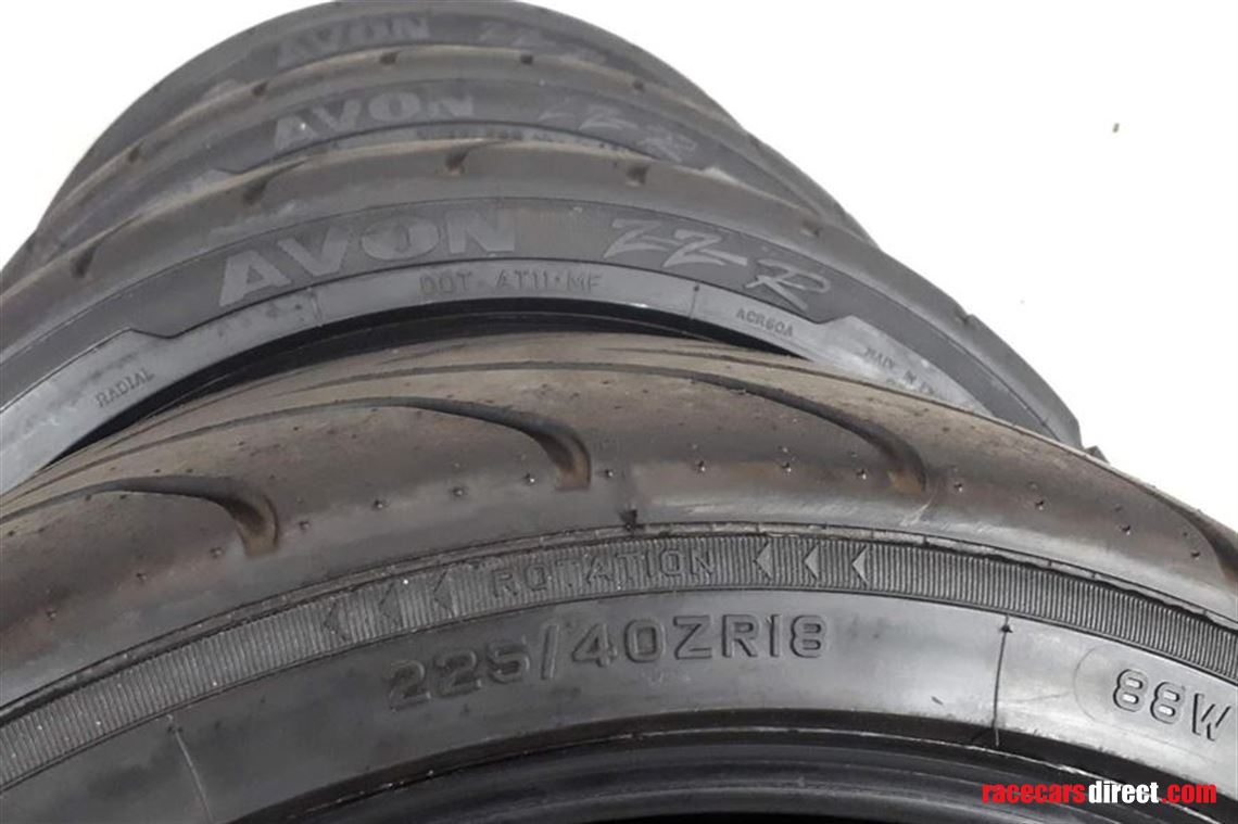 225/40 ZR18 88W