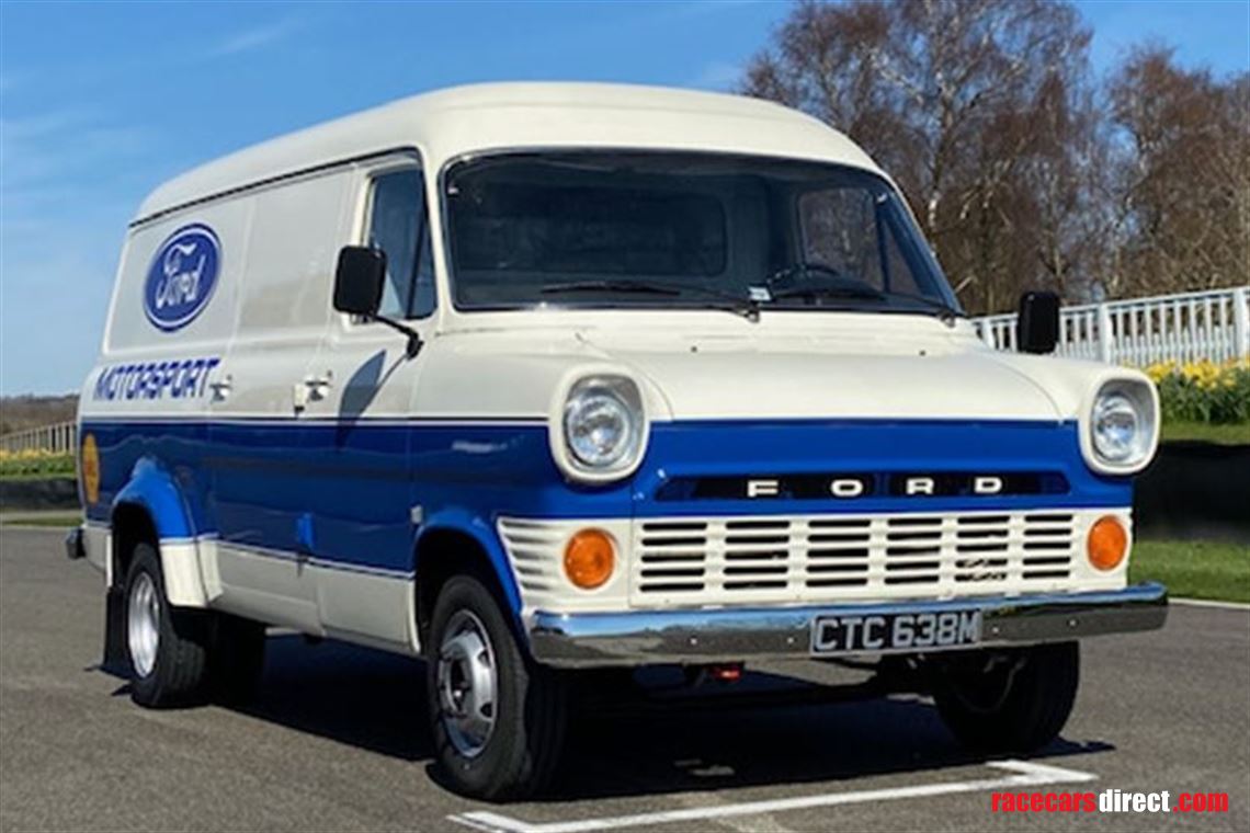 vintage-ford-transit-twin-wheeler-race-servic