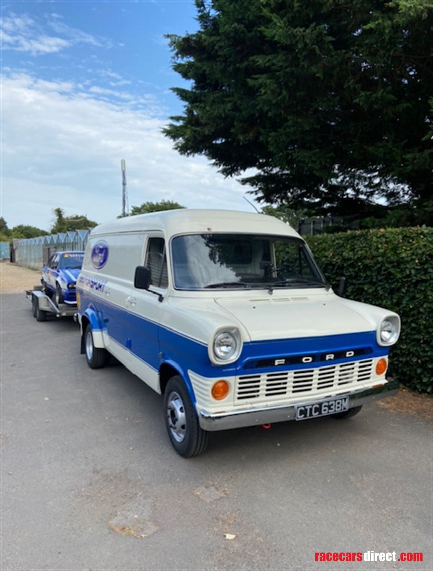 vintage-ford-transit-twin-wheeler-race-servic