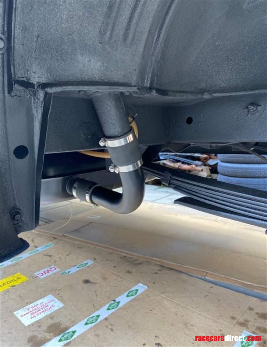 vintage-ford-transit-twin-wheeler-race-servic