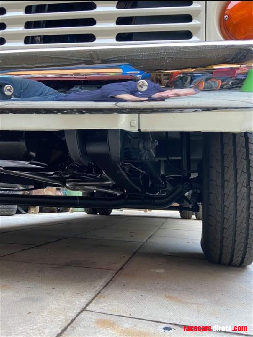 vintage-ford-transit-twin-wheeler-race-servic