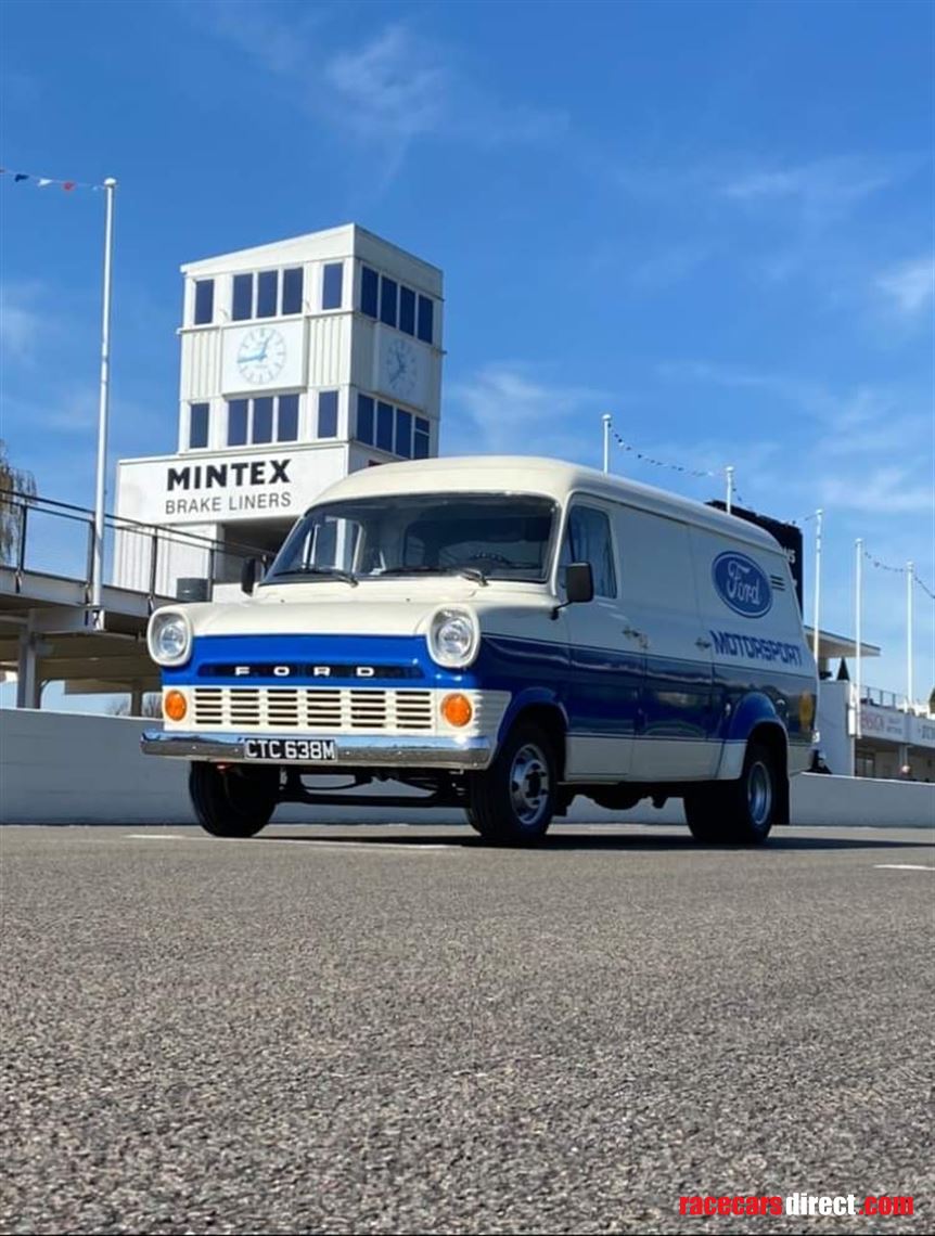 vintage-ford-transit-twin-wheeler-race-servic