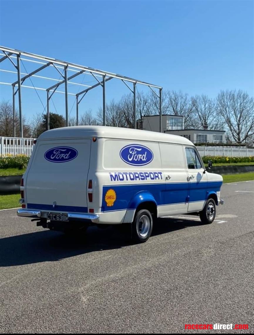 vintage-ford-transit-twin-wheeler-race-servic