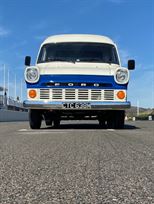 vintage-ford-transit-twin-wheeler-race-servic
