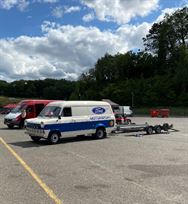 vintage-ford-transit-twin-wheeler-race-servic