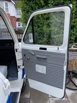 vintage-ford-transit-twin-wheeler-race-servic