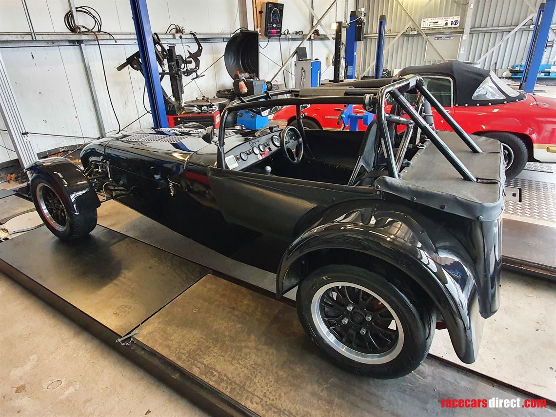 caterham-seven-16-310-race-car