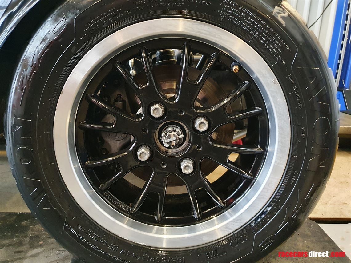 caterham-seven-16-310-race-car