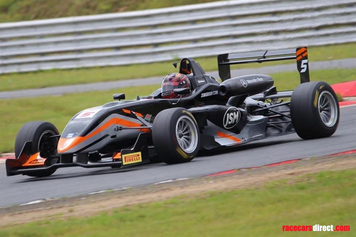 dallara-f30811-hwa-mercedes-benz