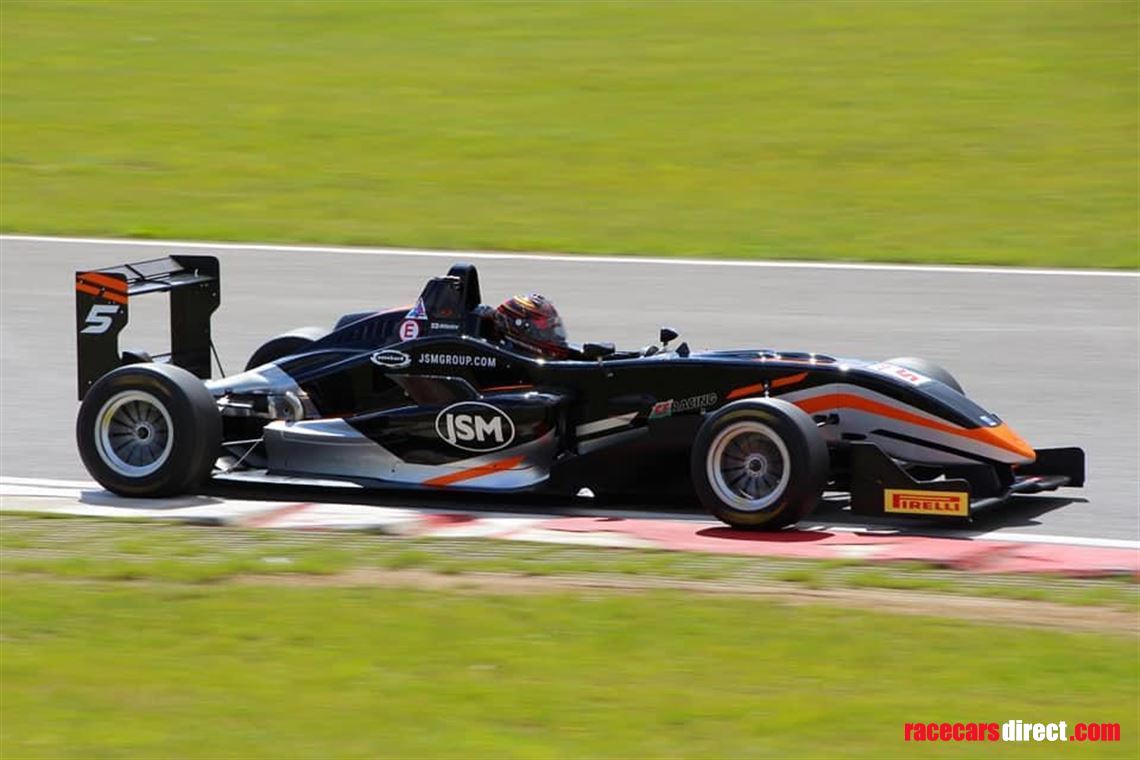 dallara-f30811-hwa-mercedes-benz