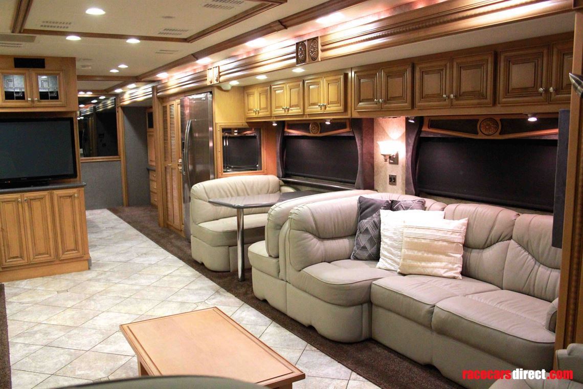 american-coach-revolution-42w