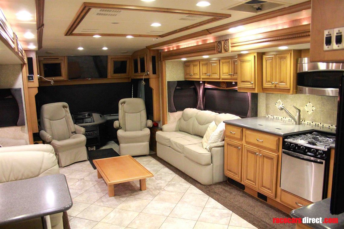 american-coach-revolution-42w