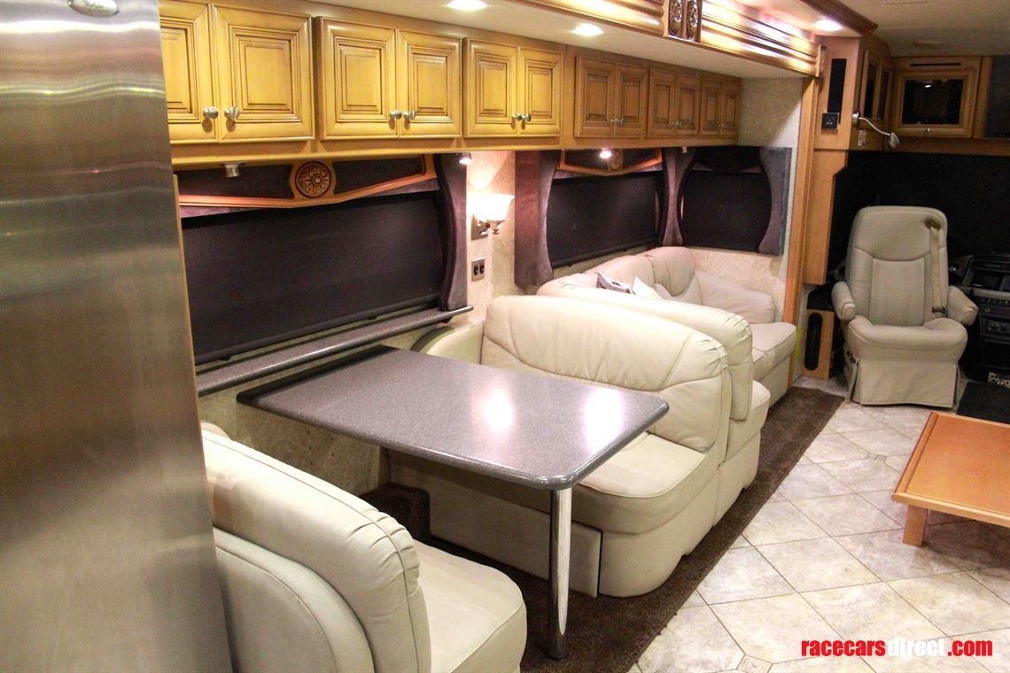 american-coach-revolution-42w