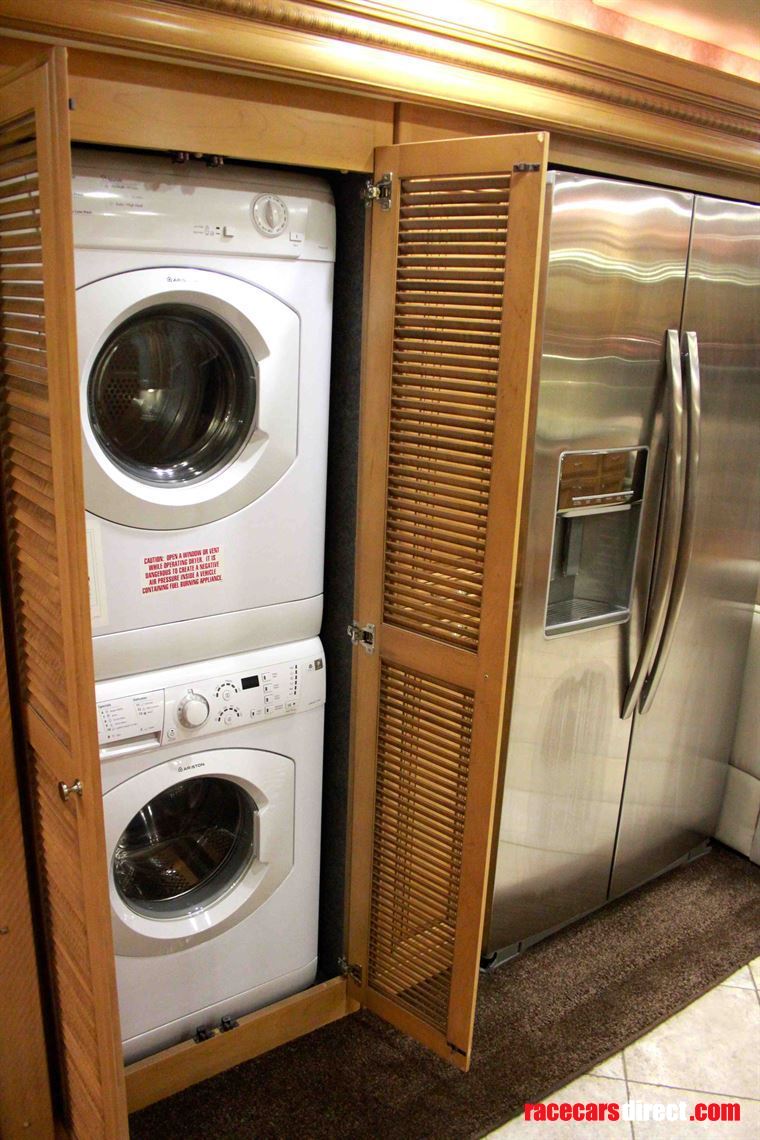 american-coach-revolution-42w