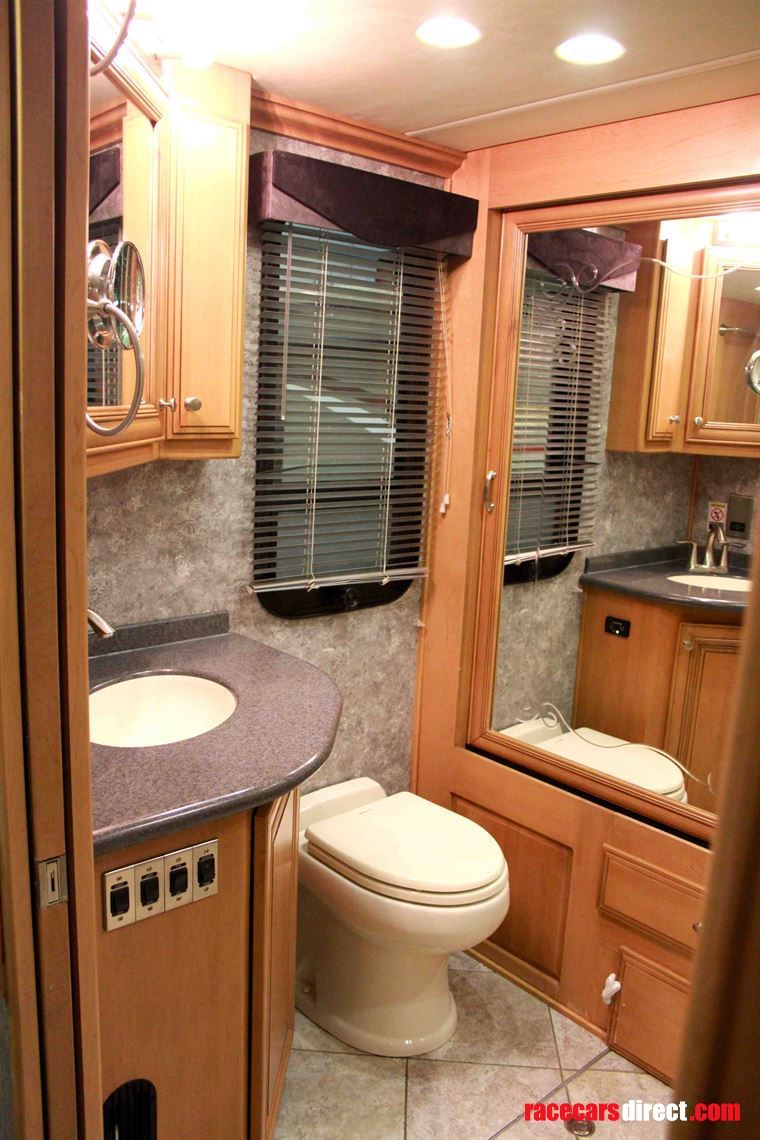 american-coach-revolution-42w