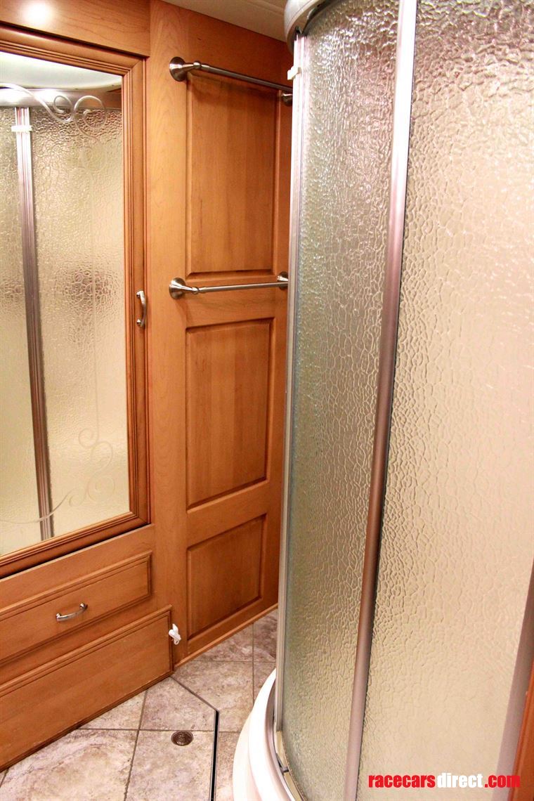 american-coach-revolution-42w