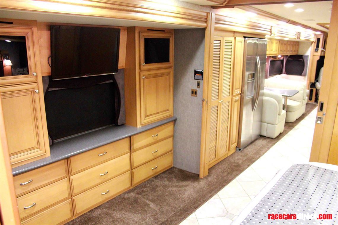 american-coach-revolution-42w