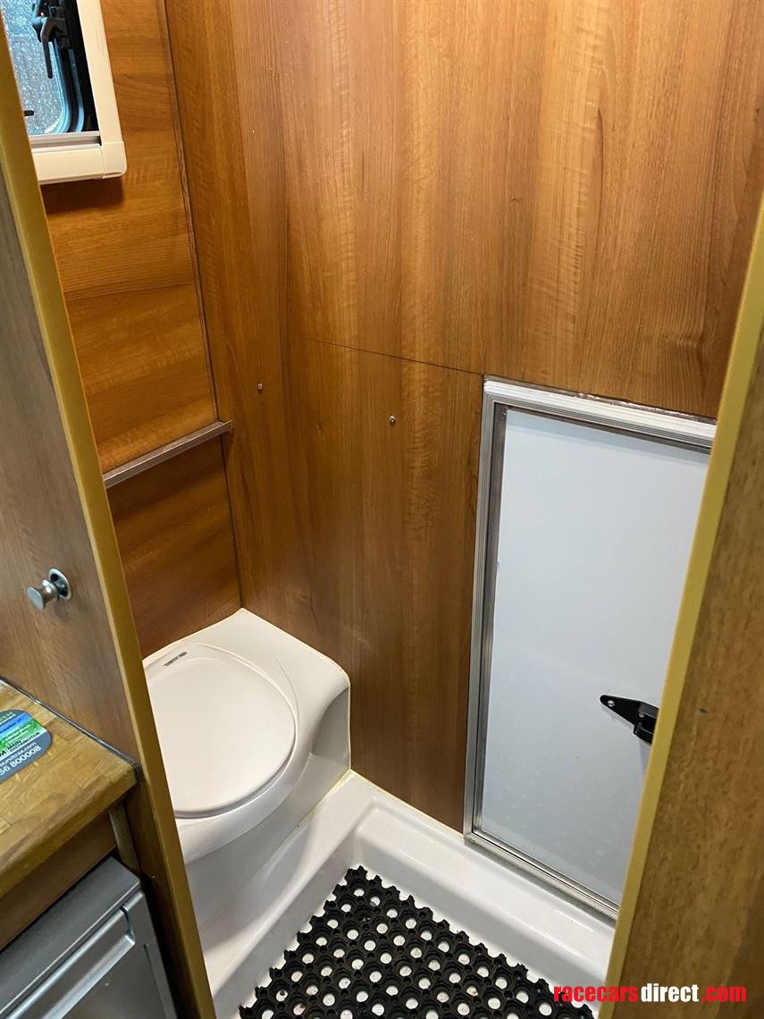 iveco-7-tonne-race-truckmotorhome