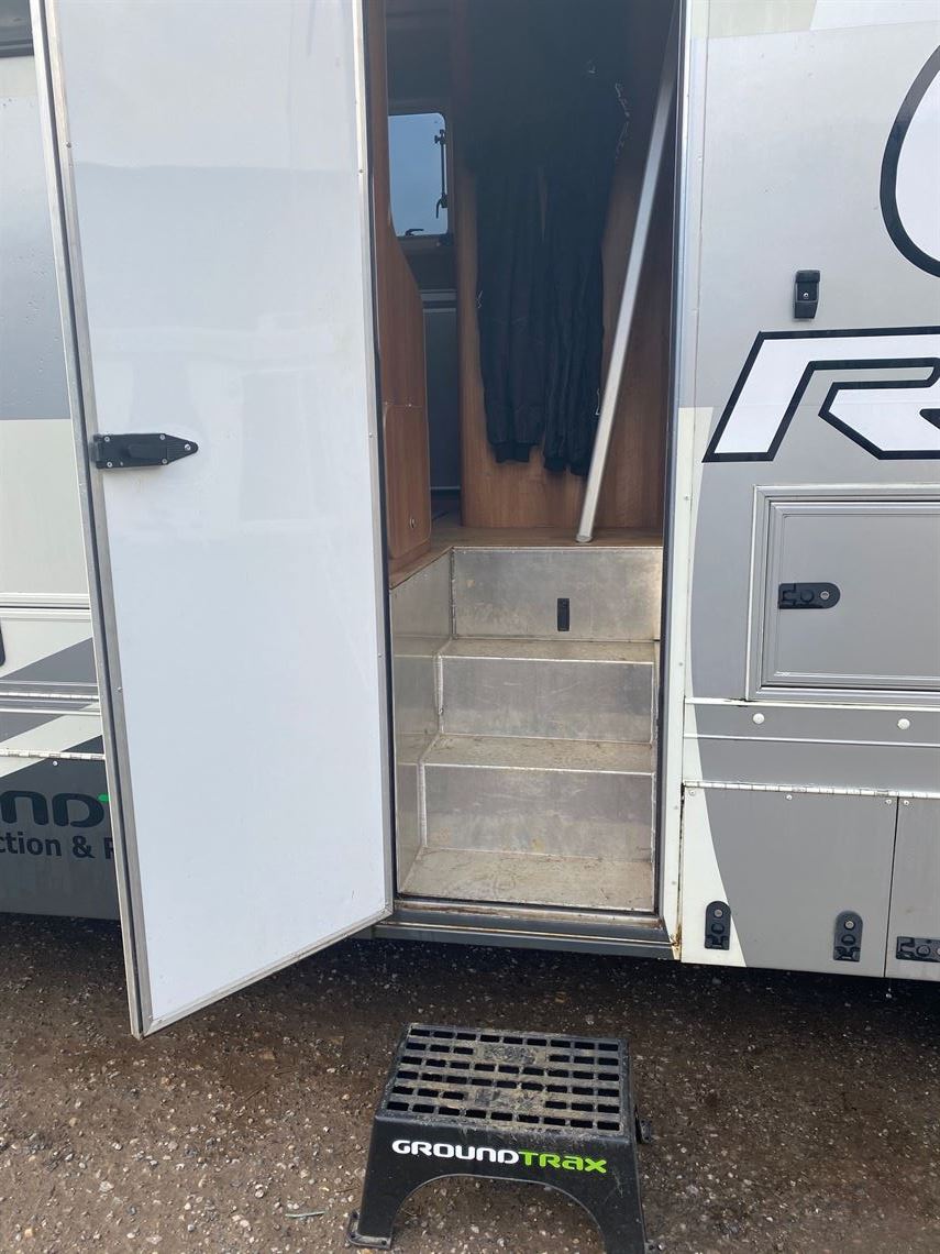 iveco-7-tonne-race-truckmotorhome