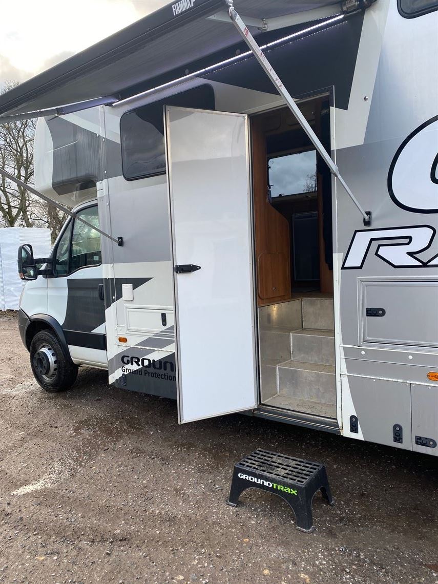 iveco-7-tonne-race-truckmotorhome