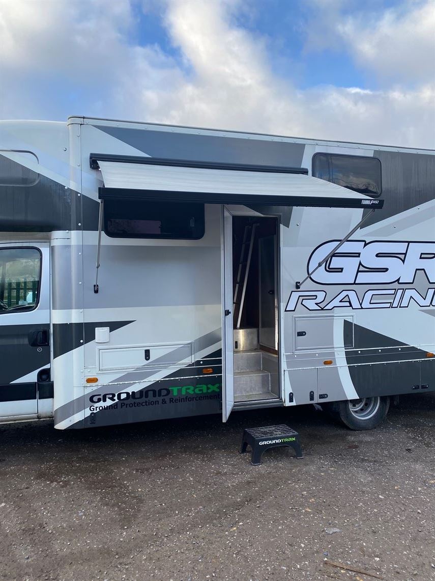 iveco-7-tonne-race-truckmotorhome