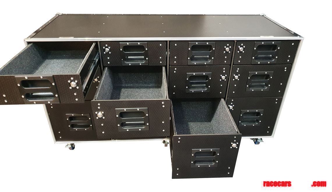 flight-case-roll-cabinet-with-lockable-draws