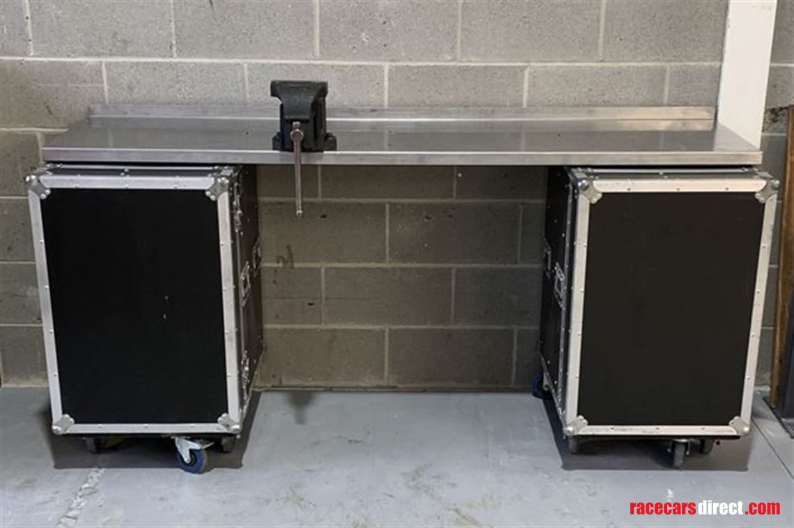 double-toolbox-with-workbench-and-vice