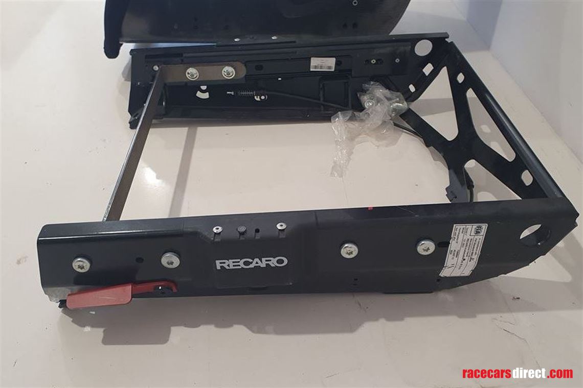 recaro-p1300-gt-bucket-seat