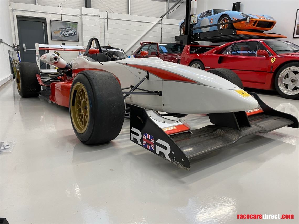 dallara-f301-toms-toyota-f3-car
