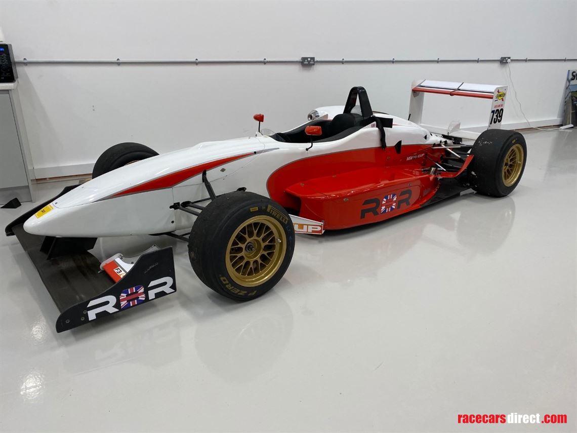 dallara-f301-toms-toyota-f3-car