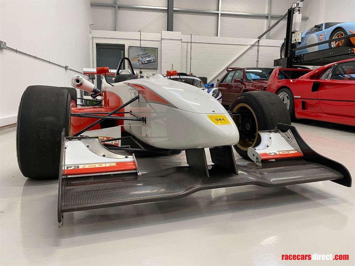 dallara-f301-toms-toyota-f3-car