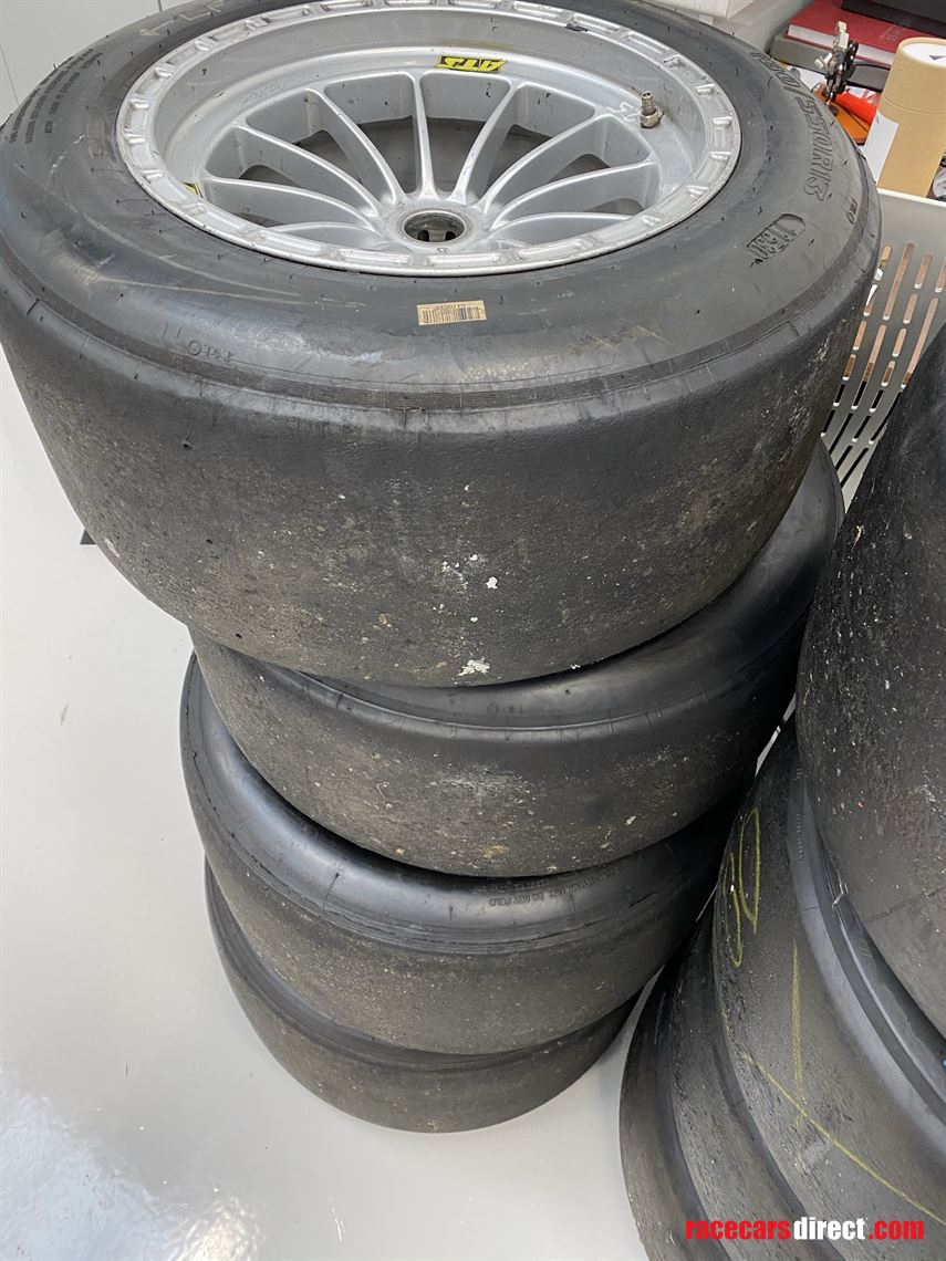 dallara-f301-toms-toyota-f3-car