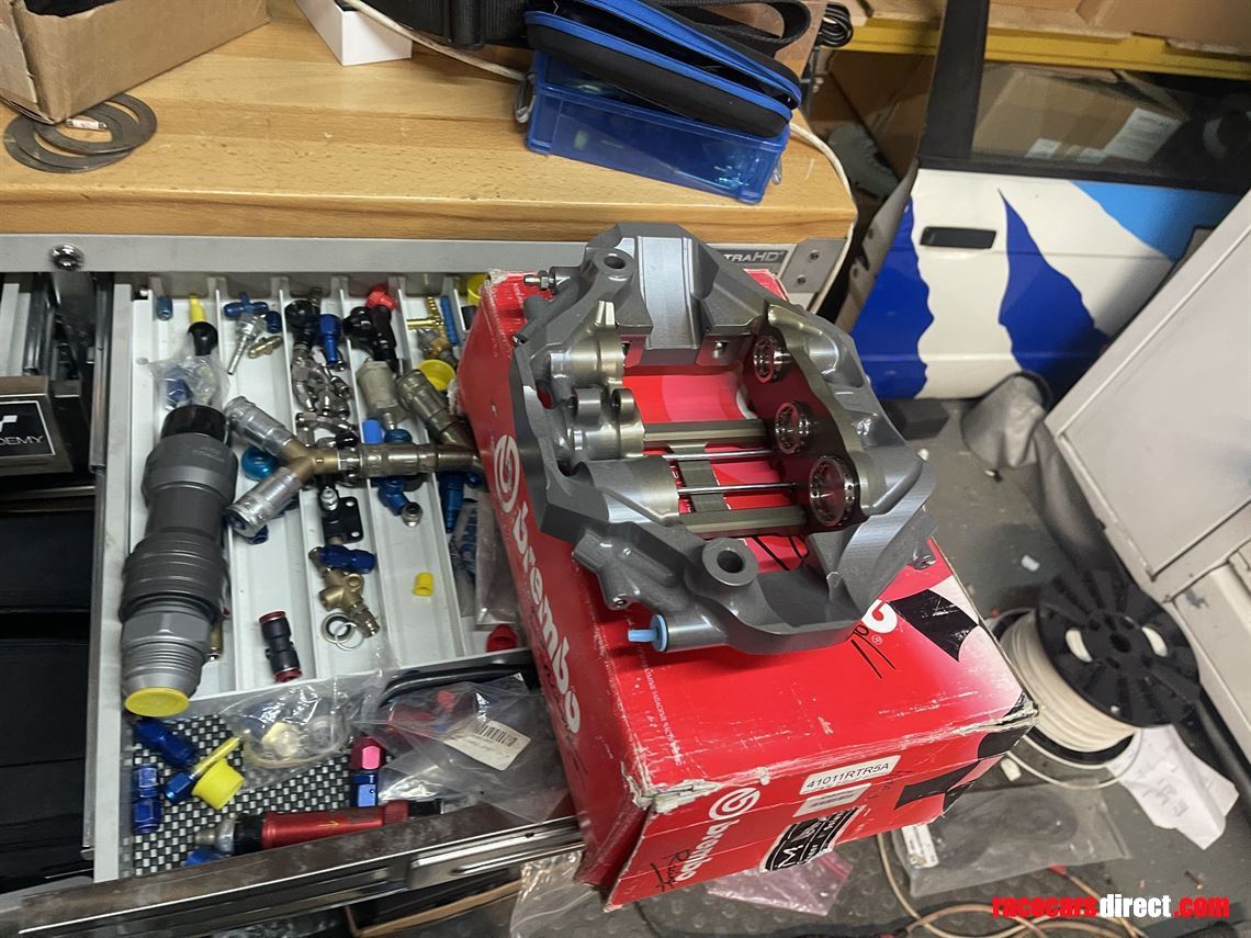 xa83132-brembo-caliper