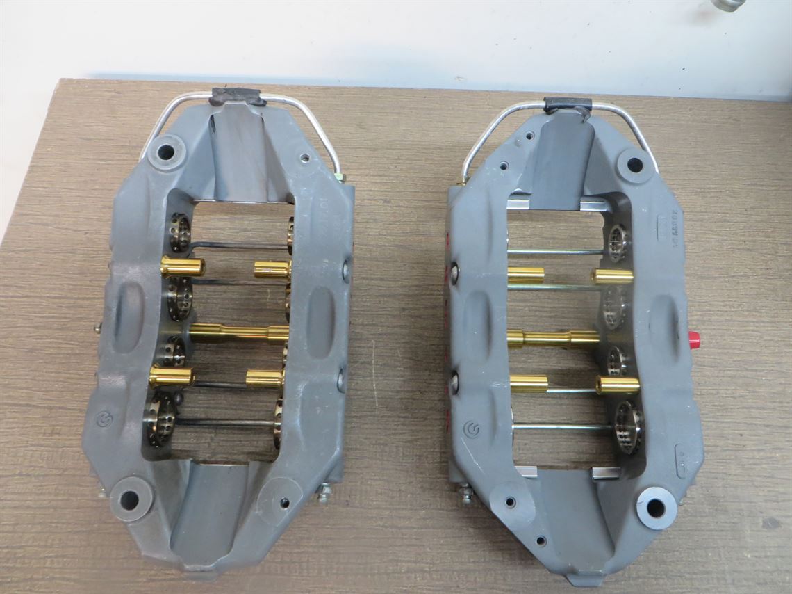 pair-brembo-8-piston-calipers